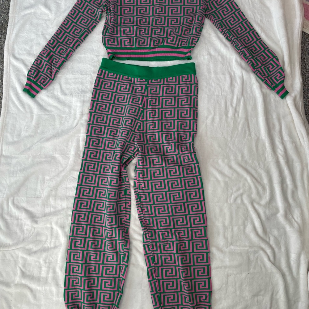 Geometric Patterned Two-Piece Set